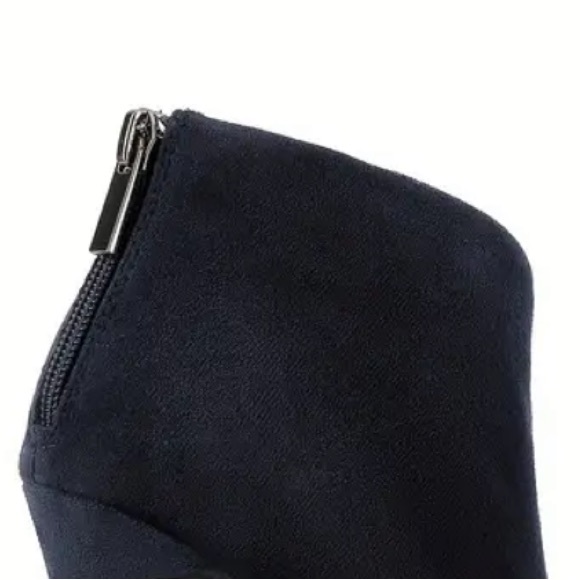 NWOT Navy heeled boots 11 - Picture 5 of 13
